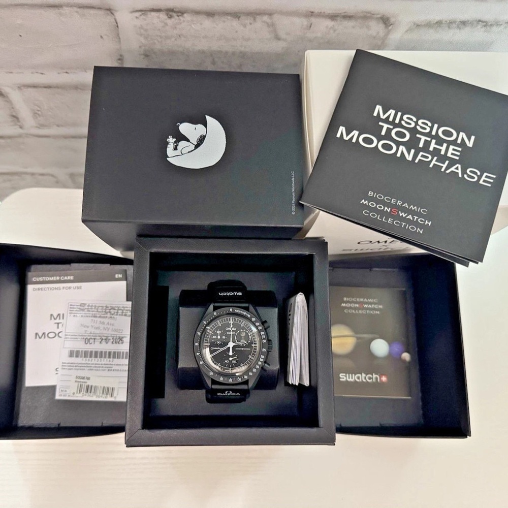 OMEGA x Swatch MISSION TO THE MOONPHASE NEW MOON – Black Bioceramic Snoopy Watch